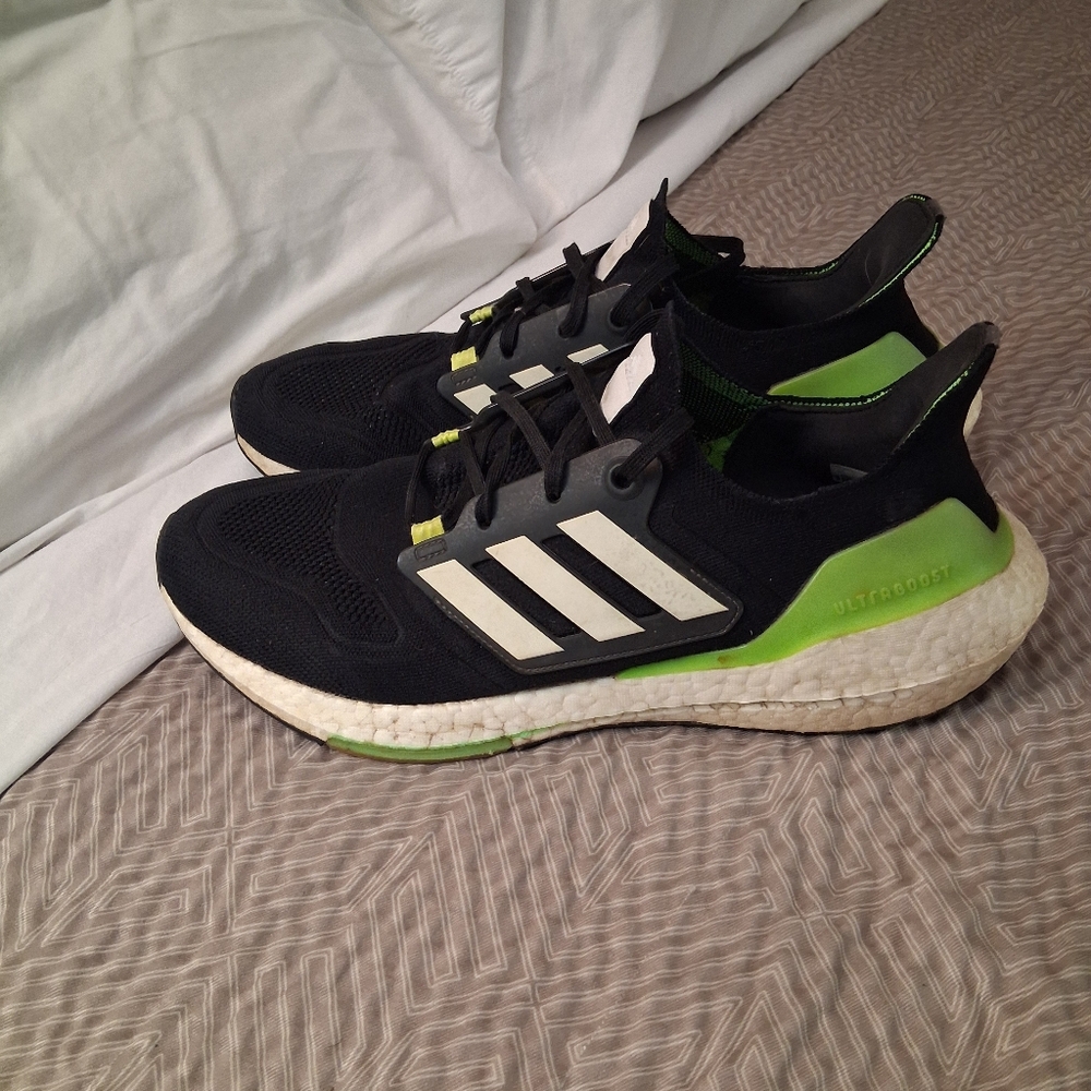 Adidas Men's Black and Lime Sneakers